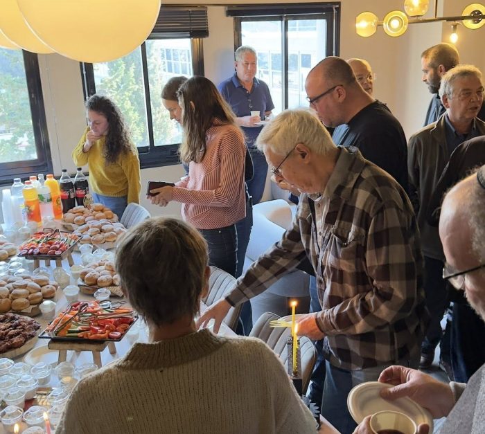 הדלקת נר חנוכה ראשון בפקולטה להנדסת מכונות