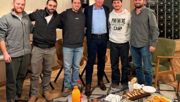 פרופ' אלון וולף עם הסטודנטים מצטייני הנשיא